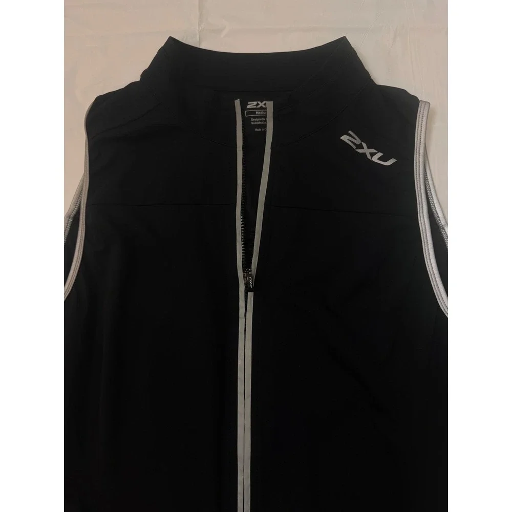 2XU Cycling Vest Black Reflective Full Zip Mesh Back Men's Size‎ Medium Workout